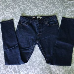 Dark wash skinny jeans
